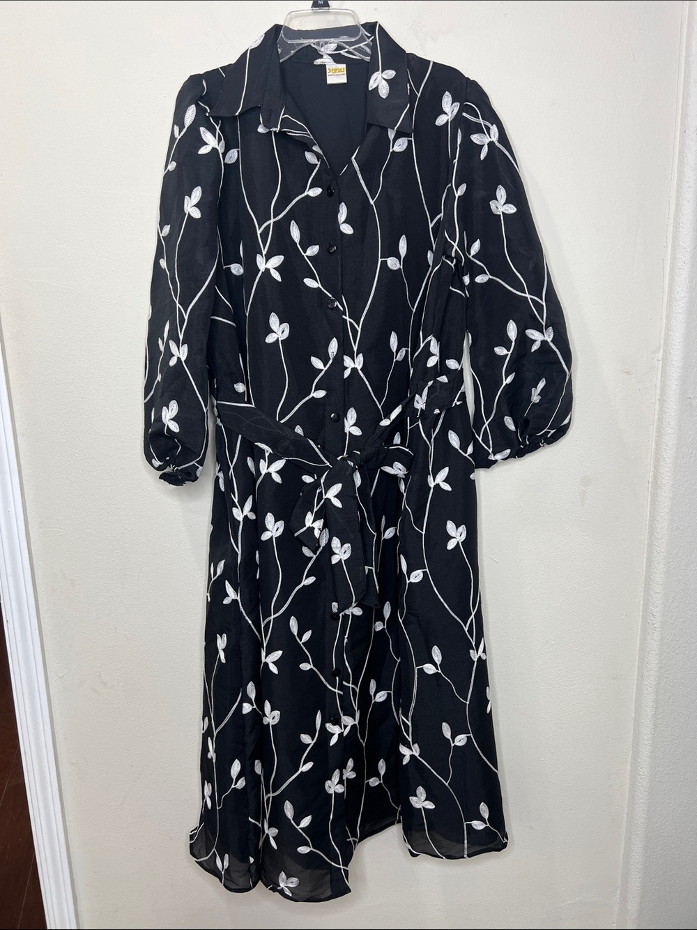 Black & White Floral Button-Front Women's Dress with Belt